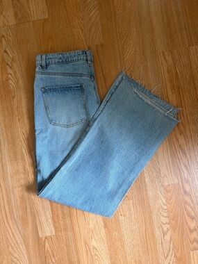 Numero light Wash Straight Leg Jeans with Raw Hem